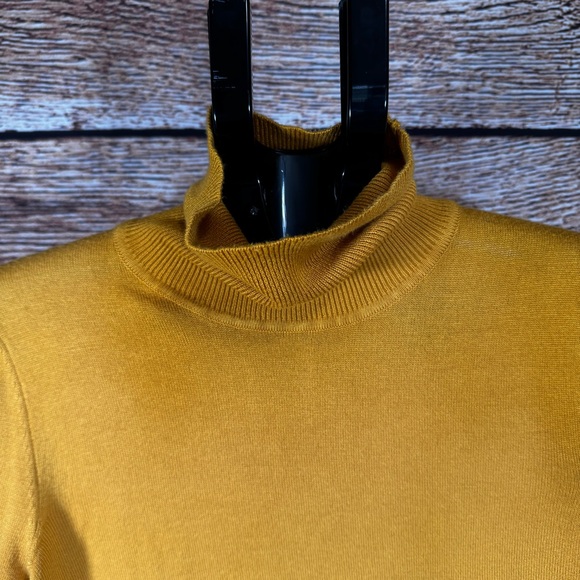 Cable & Gauge Mustard Yellow Turtleneck Sweater - Picture 3 of 7